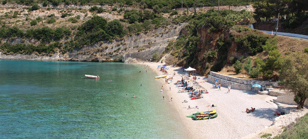 Makris Yalos beach