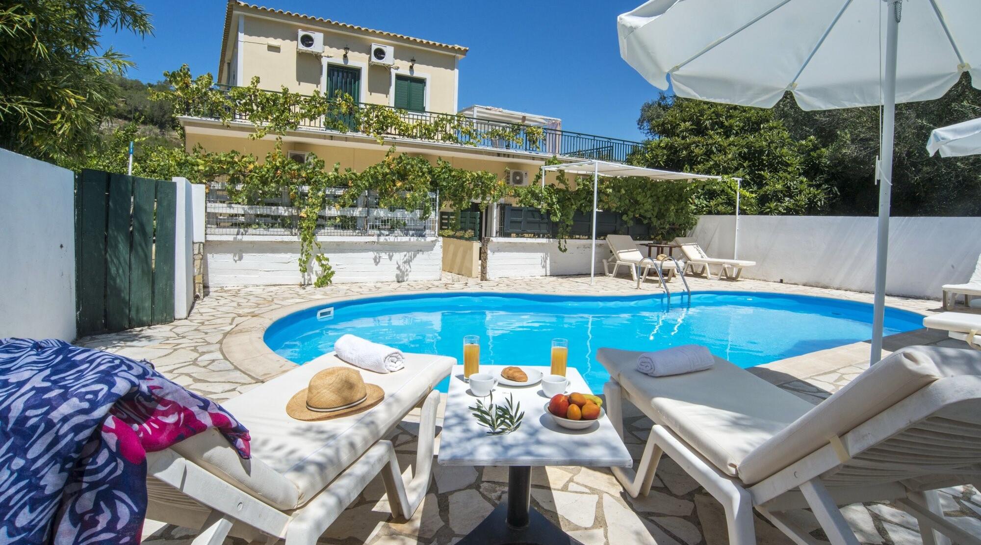 Serifos Apartments