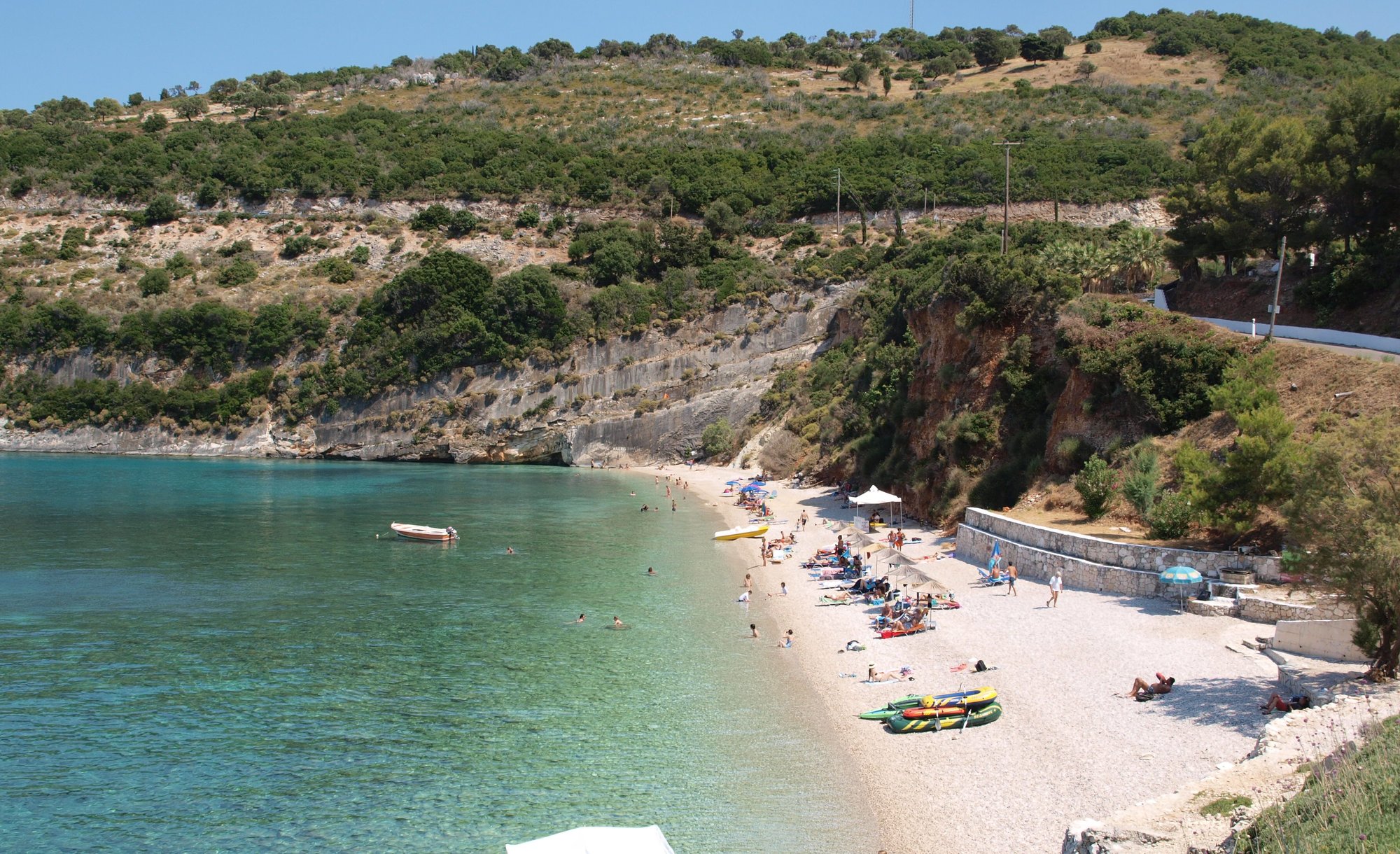 Makris Yalos beach